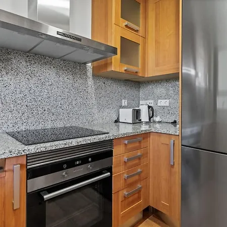 Beautiful Renovated With Pool Rdr477 Apartment